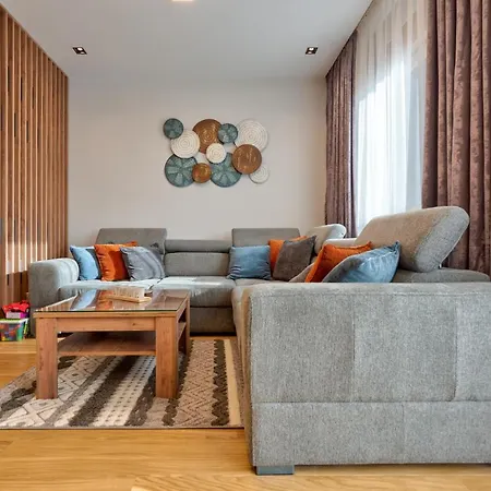 Thalia Kalman Apartment *